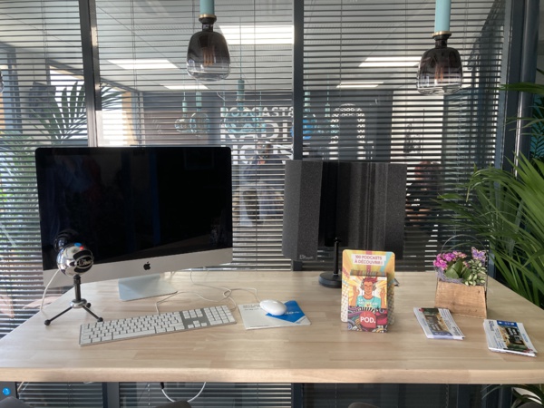 La RadioHouse aligne 200 m² dans le centre-ville de Brive-la-Gaillarde. Nous sommes en Corrèze. Siège de @LaLettrePro, du @salonradio et du @Lepod_fr...