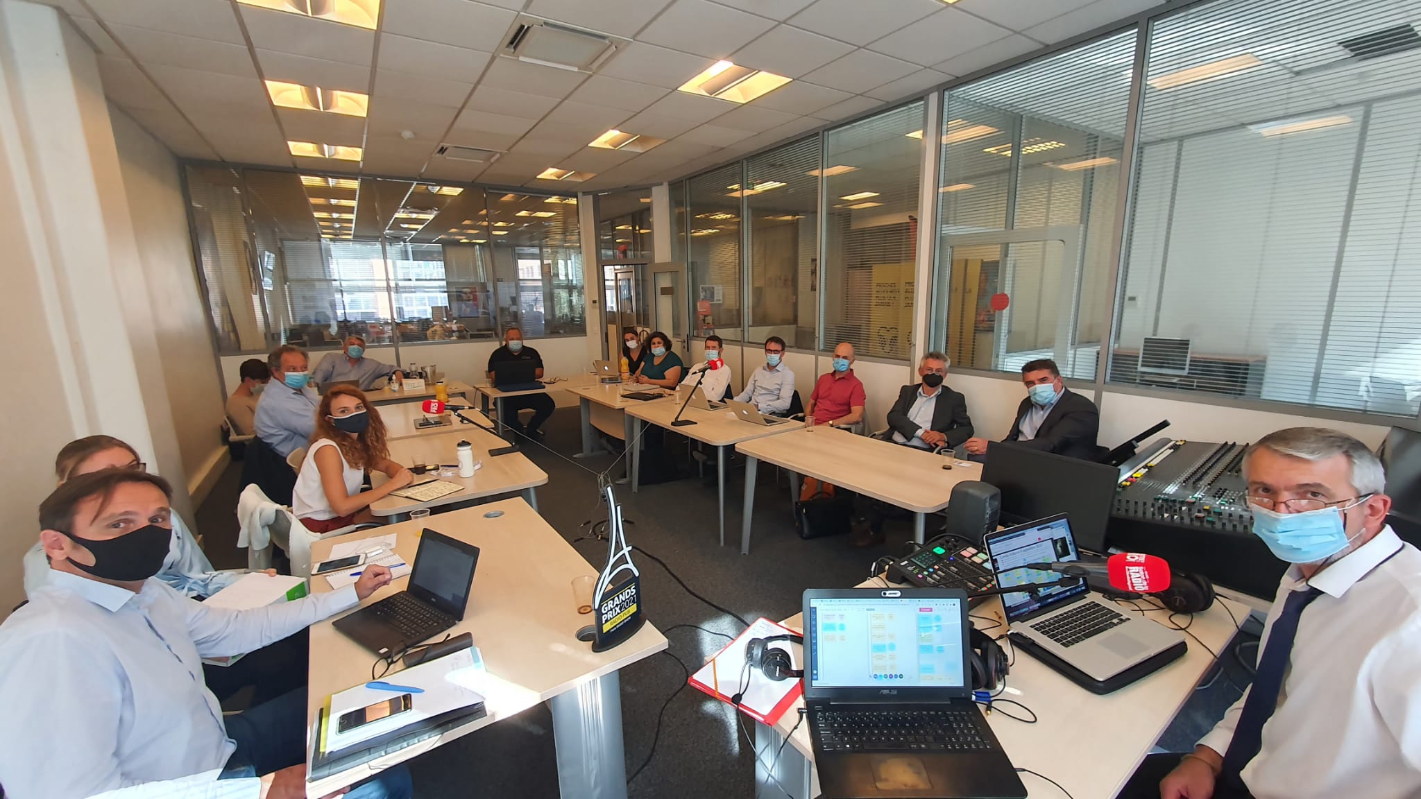 Réunion du Comité éditorial du prochain Paris Radio Show. Masqués mais motivés ! Réunion du Comité éditorial du prochain Paris Radio Show. Masqués mais motivés !