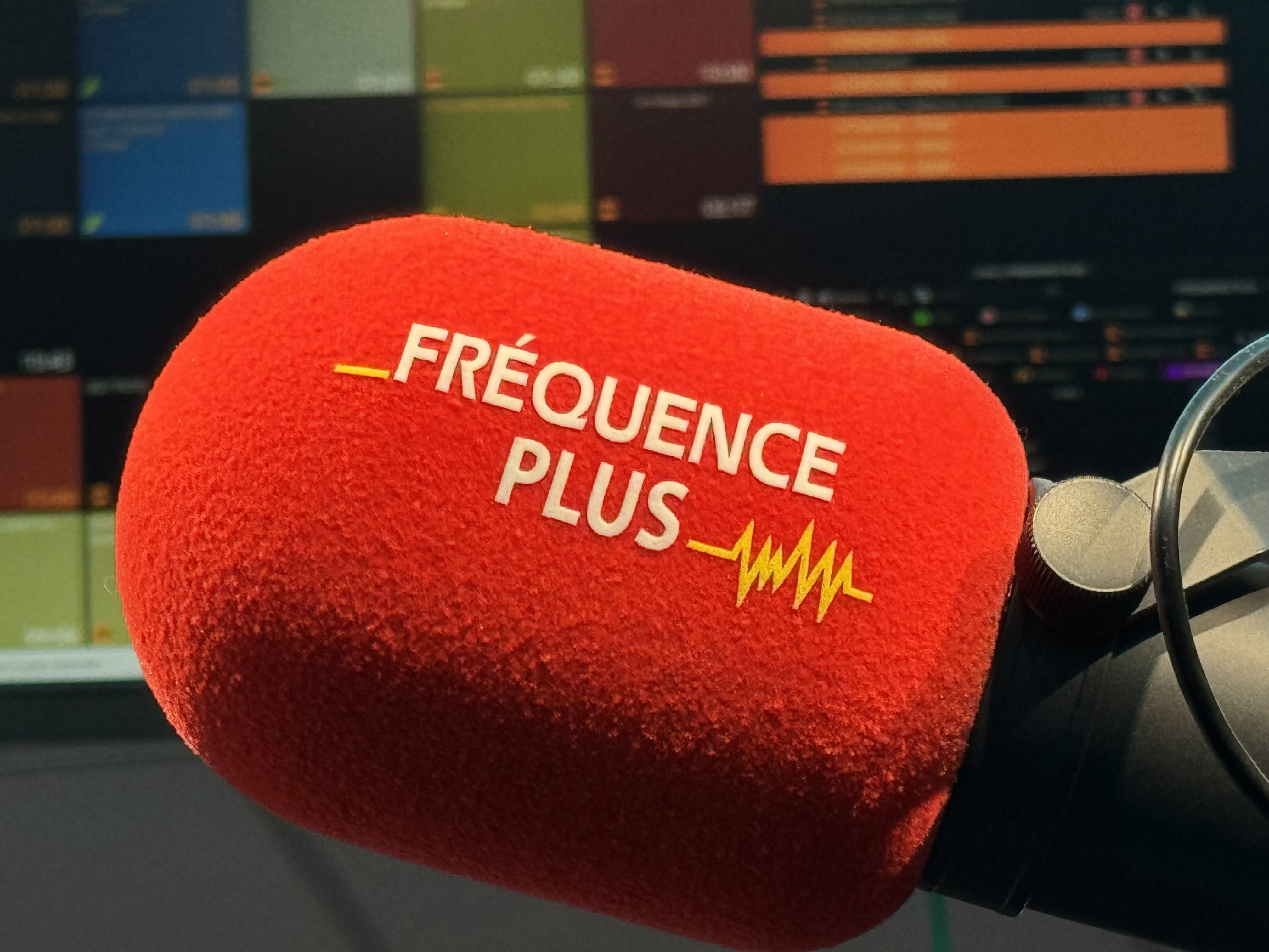 Fréquence Plus recrute un animateur H/F multi talents !
