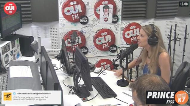 Rappelons que Oüi FM propose "Oüi FM la Télé" qui permet de découvrir les coulisses de la radio simultanément au programme audio Rappelons que Oüi FM propose "Oüi FM la Télé" qui permet de découvrir les coulisses de la radio simultanément au programme audio