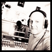 Alex rebooste les fins d'après-midi avec son bloc notes local et musical. Alex rebooste les fins d'après-midi avec son bloc notes local et musical.