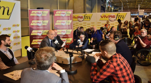 Alain Juppé interviewé par Vivre FM en direct du Salon Autonomic Paris 2016