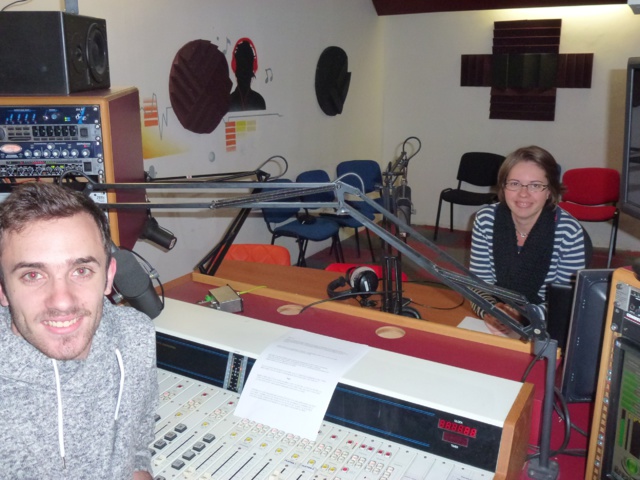 Coraline et Théo animant l'après-midi sur Sudfo la web. © BV. Coraline et Théo animant l'après-midi sur Sudfo la web. © BV.