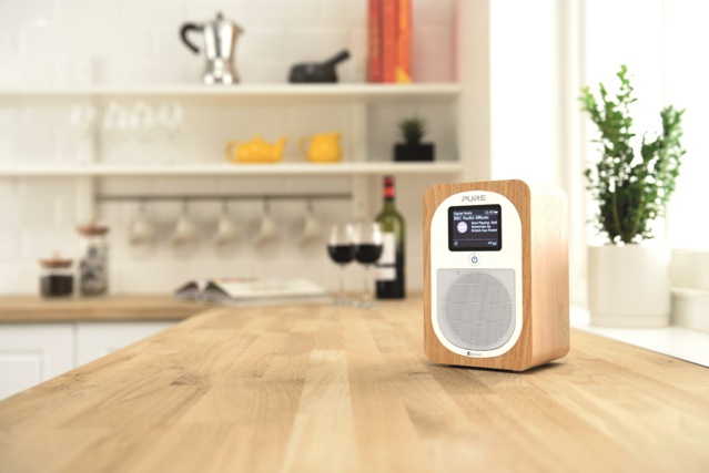 L'Evoke H3 est une radio numérique et FM portative avec Bluetooth et un écran riche en couleurs L'Evoke H3 est une radio numérique et FM portative avec Bluetooth et un écran riche en couleurs