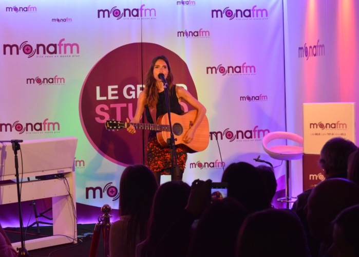 3 mai 2017, Joyce Jonathan dans le Grand Studio. © Mona FM