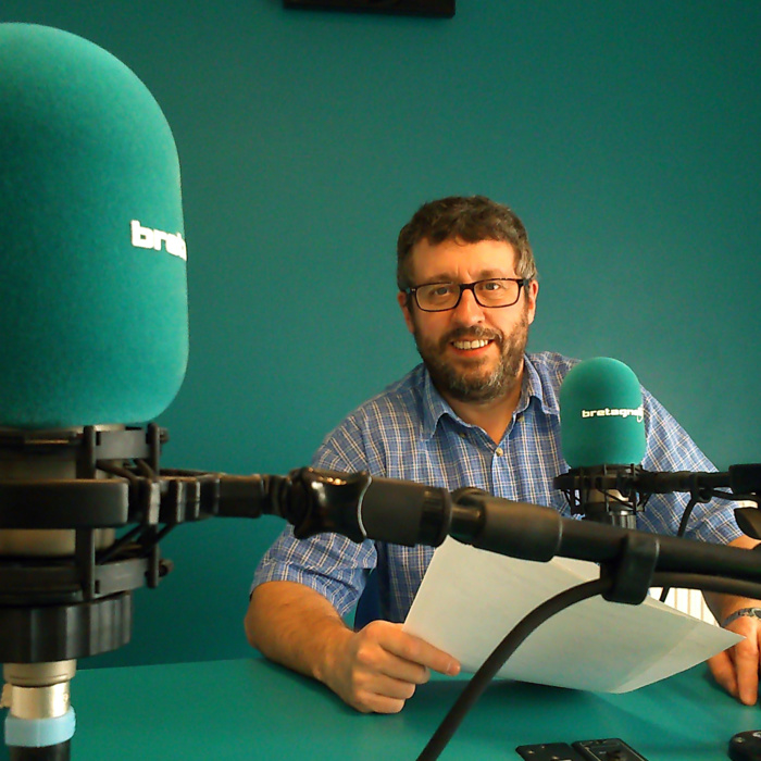 Stéphane Hamon à la tête de Bretagne 5, la dernière radio en France à émettre en onde moyenne Stéphane Hamon à la tête de Bretagne 5, la dernière radio en France à émettre en onde moyenne