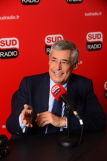 Henri Guaino au micro de Sud Radio - Henri Ghnassia Henri Guaino au micro de Sud Radio - Henri Ghnassia