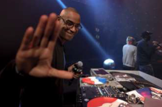 DJ First Mike est aux commandes du "First Mike Radio Show" sur Mouv' © MarOne DJ First Mike est aux commandes du "First Mike Radio Show" sur Mouv' © MarOne