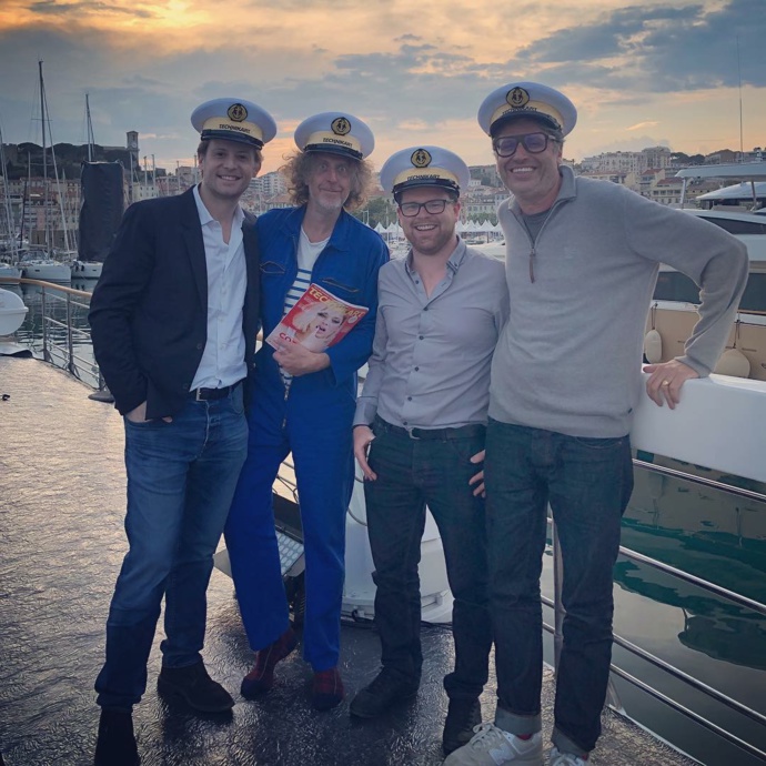 Chaque soir, l'équipe est en duplex du Techniboat Chaque soir, l'équipe est en duplex du Techniboat