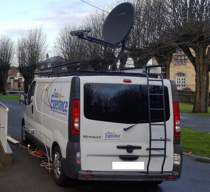 Le véhicule de Radio Espérance permet une réactivité dans la couverture des événements extérieurs. Le véhicule de Radio Espérance permet une réactivité dans la couverture des événements extérieurs.