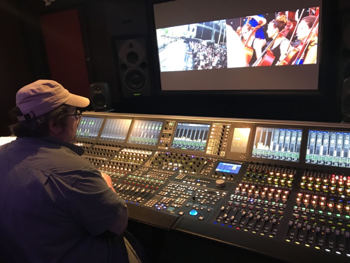 ... Et dans le car régie de Radio France ... Et dans le car régie de Radio France