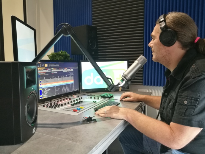 Thomas Leclercq dans le studio flambant neuf de Playloud à Lys-lez-Lannoy. © Olivier Malcurat – 3XL Médias