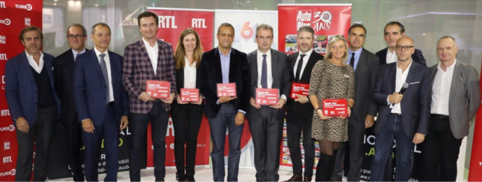 Les lauréats en compagnie des équipes de RTL, M6 et Autoplus.