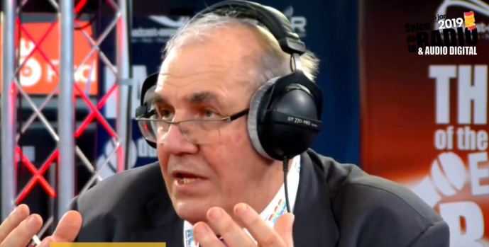 Nicolas Curien est le présicdent du groupe de travail "radio" au CSA Nicolas Curien est le présicdent du groupe de travail "radio" au CSA