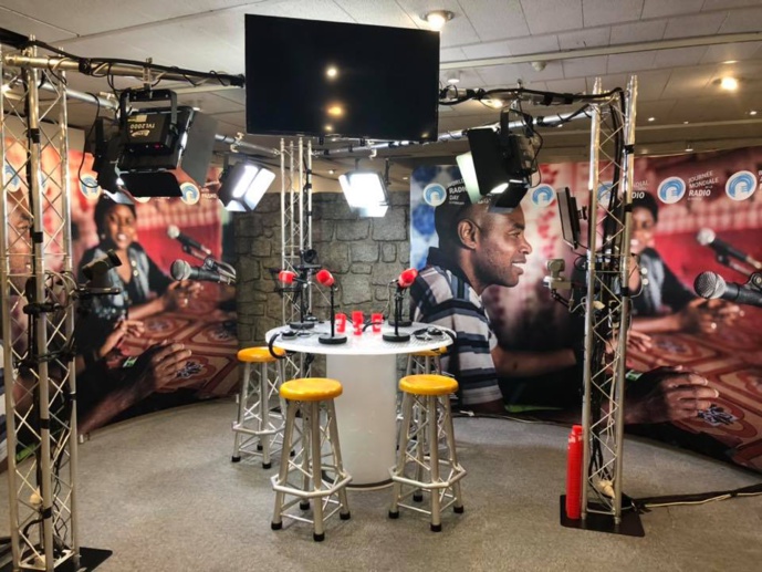 Écoutez Radio Unesco aujourd'hui entre 11h et 16h Écoutez Radio Unesco aujourd'hui entre 11h et 16h