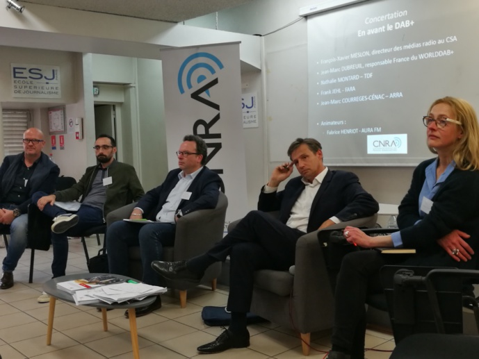 Table ronde autour du DAB+ lors du congrès de la CNRA, le 13 juin, à l’ESJ Paris. © Olivier Malcurat - 3XL Médias