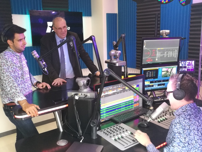 Nicolas Curien parle du DAB+ dans l’émission anniversaire commune Playloud/Euradio. © Olivier Malcurat - 3XL Médias