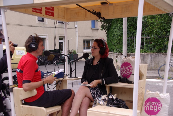 Bastien Enard en interview avec le codec Iqoya Talk dans le studio vélo, à Chabeuil Bastien Enard en interview avec le codec Iqoya Talk dans le studio vélo, à Chabeuil