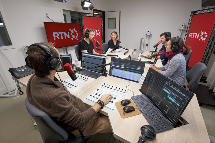 En 2019, les studios de RTN et RFJ ont été rénovés pour intégrer la solution StudioTalk (BCE) et entrer dans l’ère de la radio filmée. © RTN Damien Carnal