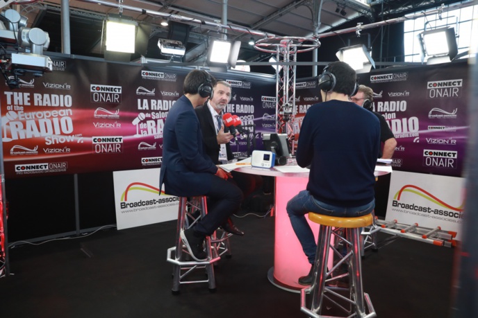 Chaque année, La Radio du Salon de la Radio constitue une des animations phare de l'événement Chaque année, La Radio du Salon de la Radio constitue une des animations phare de l'événement