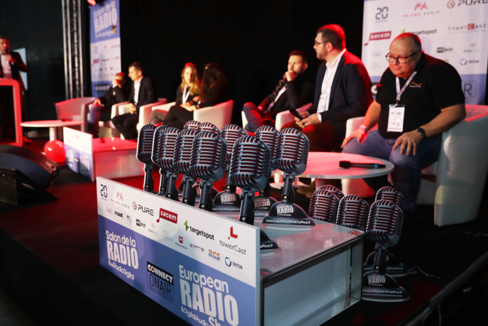 Dix radios récompensées au Salon de la Radio Dix radios récompensées au Salon de la Radio