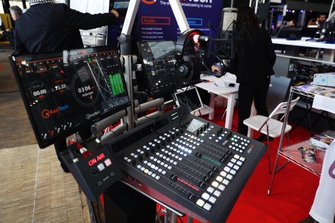 Le Salon de la Radio et de l'Audio Digital c'est aussi l'endroit où tester les nouveautés et le matériel proposé par les 183 exposants Le Salon de la Radio et de l'Audio Digital c'est aussi l'endroit où tester les nouveautés et le matériel proposé par les 183 exposants