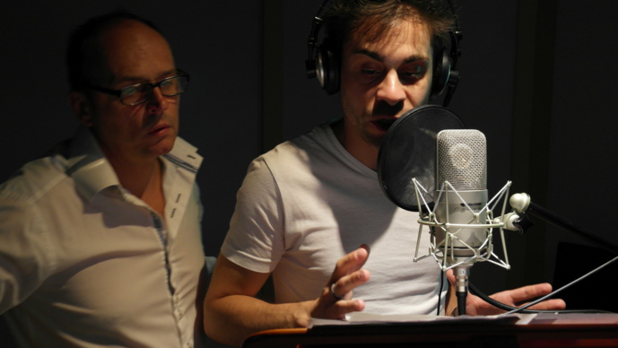 Pierre-Louis Rostagnat à L’école de la Voix, Vox Populi, forme en conditions réelles en studio. Pierre-Louis Rostagnat à L’école de la Voix, Vox Populi, forme en conditions réelles en studio.