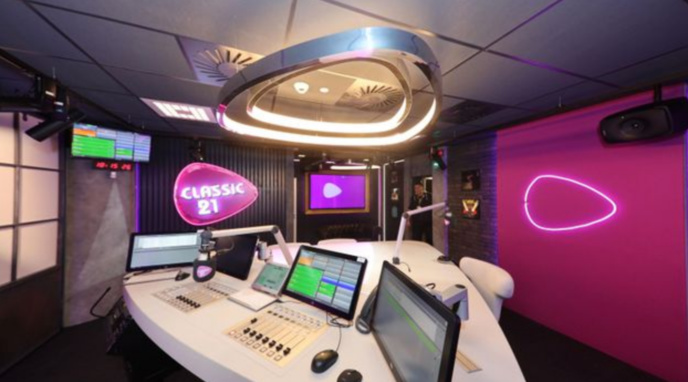 Classic 21 dans ses nouveaux studios Classic 21 dans ses nouveaux studios