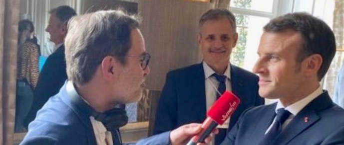 Emmanuel Macron s'exprime sur Vivre FM Emmanuel Macron s'exprime sur Vivre FM