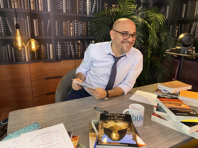 Bob dans le studio TV de BTLV ©btlv Bob dans le studio TV de BTLV ©btlv