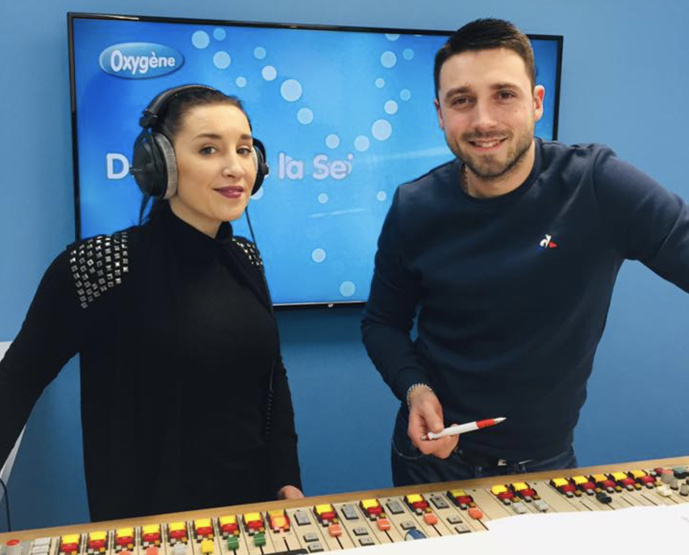 Julie et Aurélien animent la matinale sur Oxygène Julie et Aurélien animent la matinale sur Oxygène