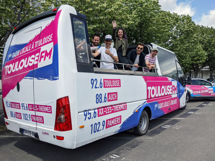Le "Toulouse FM Bus" sur les routes toulousaines Le "Toulouse FM Bus" sur les routes toulousaines