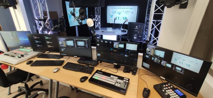 Une vue de la régie TV-Radio de Broadcast-associés Une vue de la régie TV-Radio de Broadcast-associés