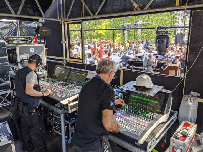 Le "Concert de Paris" a été mixé avec des consoles Lawo mc² Le "Concert de Paris" a été mixé avec des consoles Lawo mc²