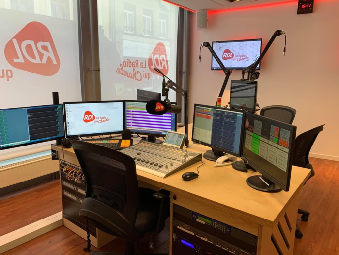 À Saint-Omer, RDL est désormais équipée d’un studio numérique, lumineux et spacieux, pouvant accueillir quatre intervenants. © D.R.