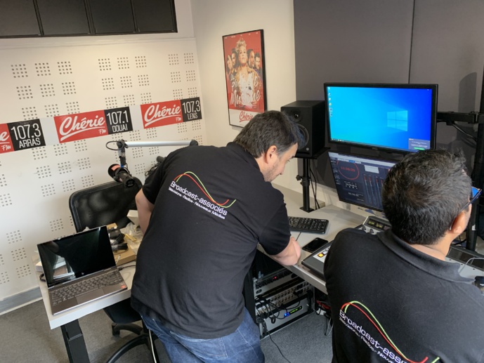 Les programmes de Chérie FM Hauts-de-France, s’écoutent en FM à Arras, Douai et Lens, sur l'application Chérie FM en géolocalisation et sur cheriefmhautsdefrance.fr Les programmes de Chérie FM Hauts-de-France, s’écoutent en FM à Arras, Douai et Lens, sur l'application Chérie FM en géolocalisation et sur cheriefmhautsdefrance.fr