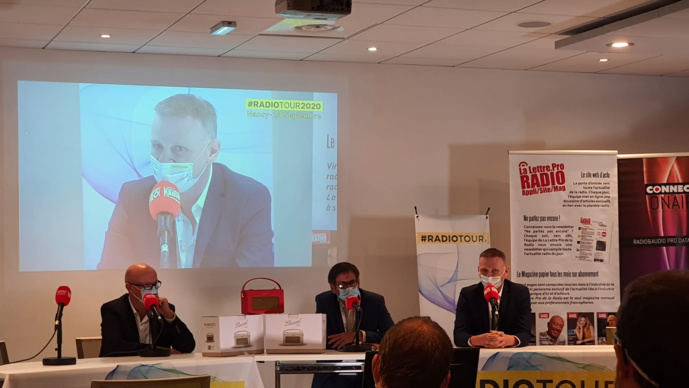 Au RadioTour ce matin, Pascal Muller (à droite). Il dirige Top Music Au RadioTour ce matin, Pascal Muller (à droite). Il dirige Top Music