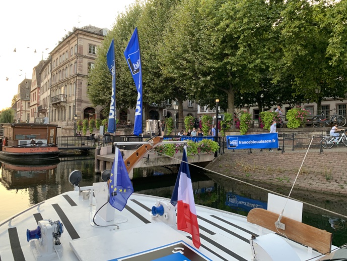Au fil de l'eau dans le centre-ville de Strasbourg... Au fil de l'eau dans le centre-ville de Strasbourg...