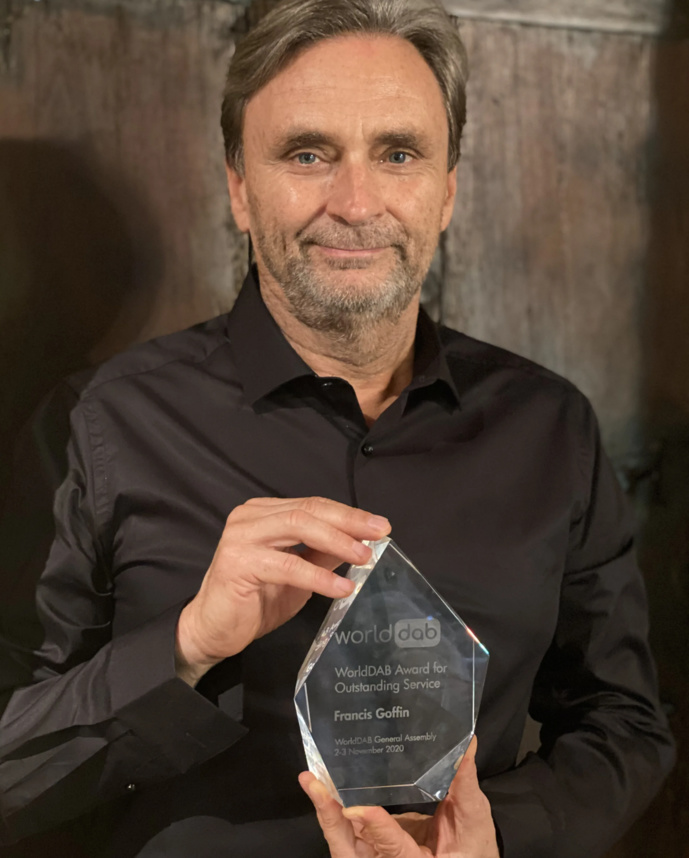 Francis Goffin reçoit le "WorldDAB Award for Outstanding Service" Francis Goffin reçoit le "WorldDAB Award for Outstanding Service"