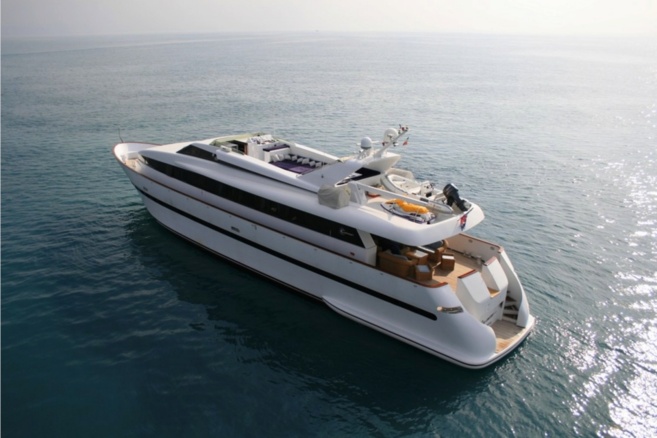 NRJ sur un yacht luxueux à Cannes