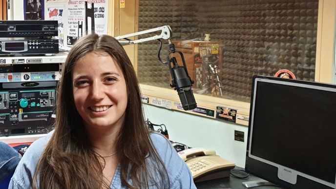 Anaëlle Abasq, de Fréquence Mutine, évoque le podcast "L'Ile aux Femmes" Anaëlle Abasq, de Fréquence Mutine, évoque le podcast "L'Ile aux Femmes"