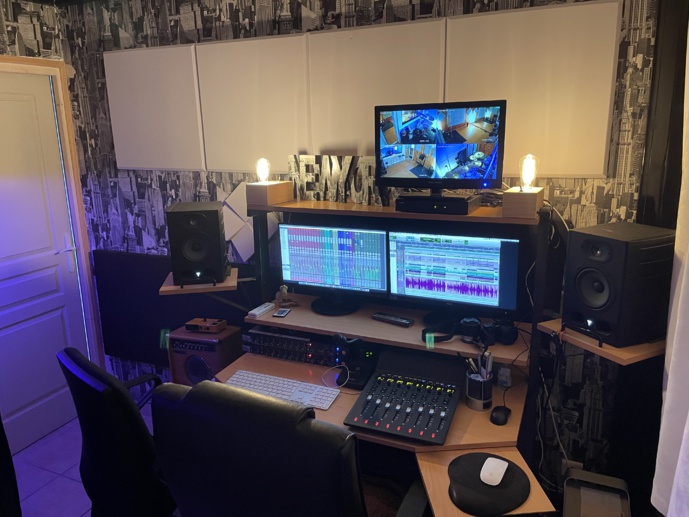 Le studio de Hello Radio, situé à Marseille. © Thibault Léonard.