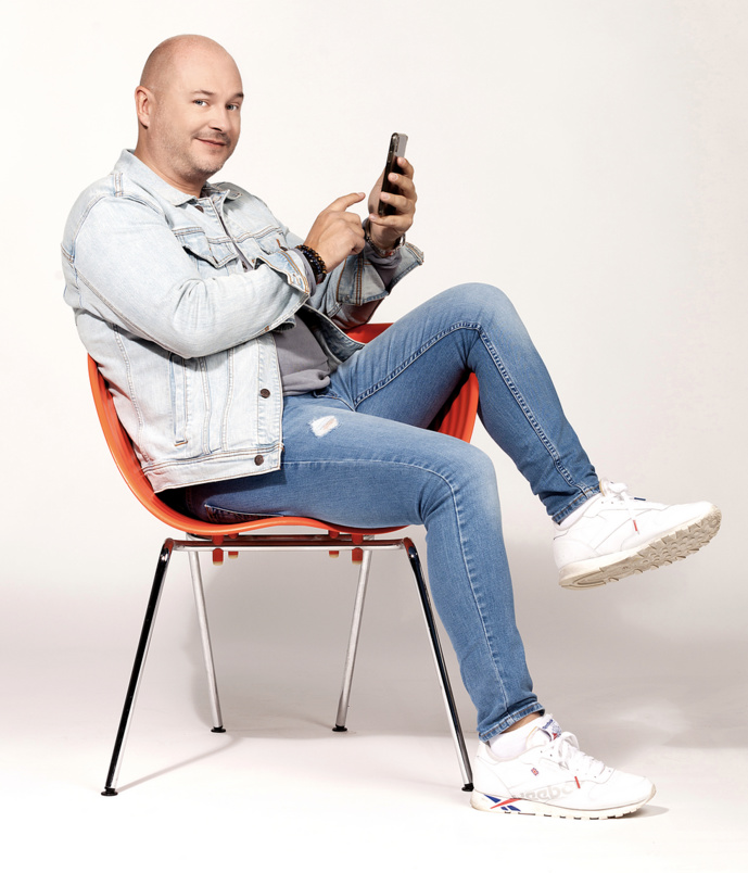 Le 30 août, Cauet rempile pour une nouvelle saison sur NRJ. © Be Aware.