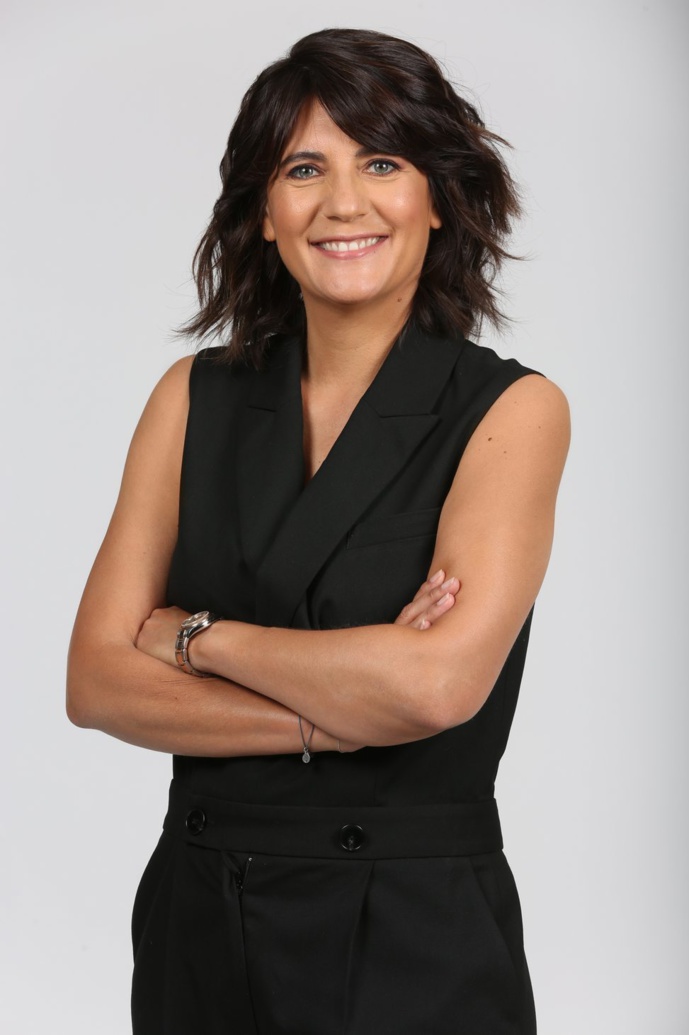 Estelle Denis et sa bande attendent les auditeurs de RMC de pied ferme… © Abacapress. Estelle Denis et sa bande attendent les auditeurs de RMC de pied ferme… © Abacapress.