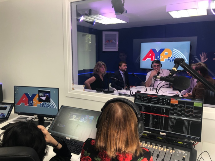 Broadcast-associés fait passer AYP FM dans l'ère de la radio visuelle Broadcast-associés fait passer AYP FM dans l'ère de la radio visuelle