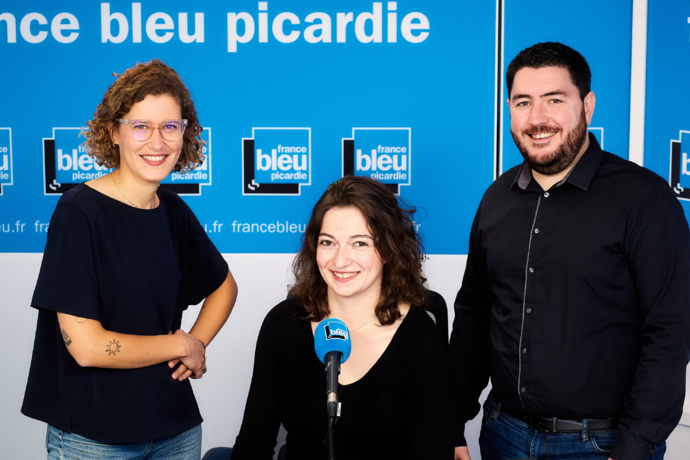 L'équipe de la matinale de France Bleu Picardie (de gauche à droite) : Hélène Fromenty (journaliste), Chloé Bidet (animatrice) et Fabien Le Cloirec (animateur) © Jérôme Halâtre