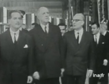 Le Général arrivant à la Maison de la Radio