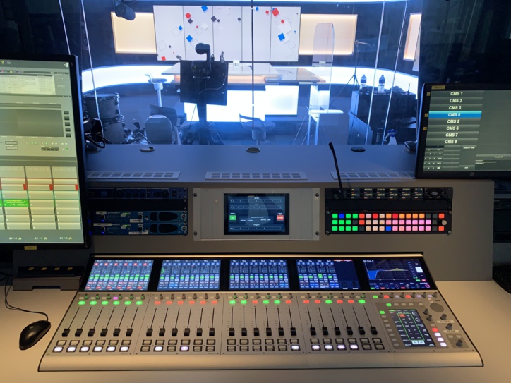 Studio 1 de RFI - France Médias Monde équipé d'une console DHD RX2. © Paul Chevré, Eurocom.