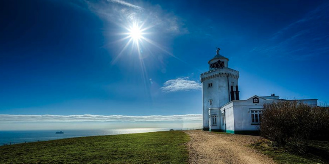 Dès 6 heures, au son de Big Ben, jusqu'à 9h, l'équipe de la matinale sera en direct du South Foreland Lighthouse dans le Kent Dès 6 heures, au son de Big Ben, jusqu'à 9h, l'équipe de la matinale sera en direct du South Foreland Lighthouse dans le Kent