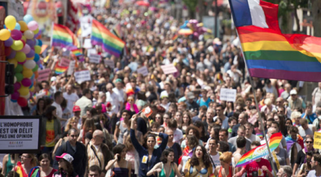 Paris : la Marche des Fiertés Paris : la Marche des Fiertés